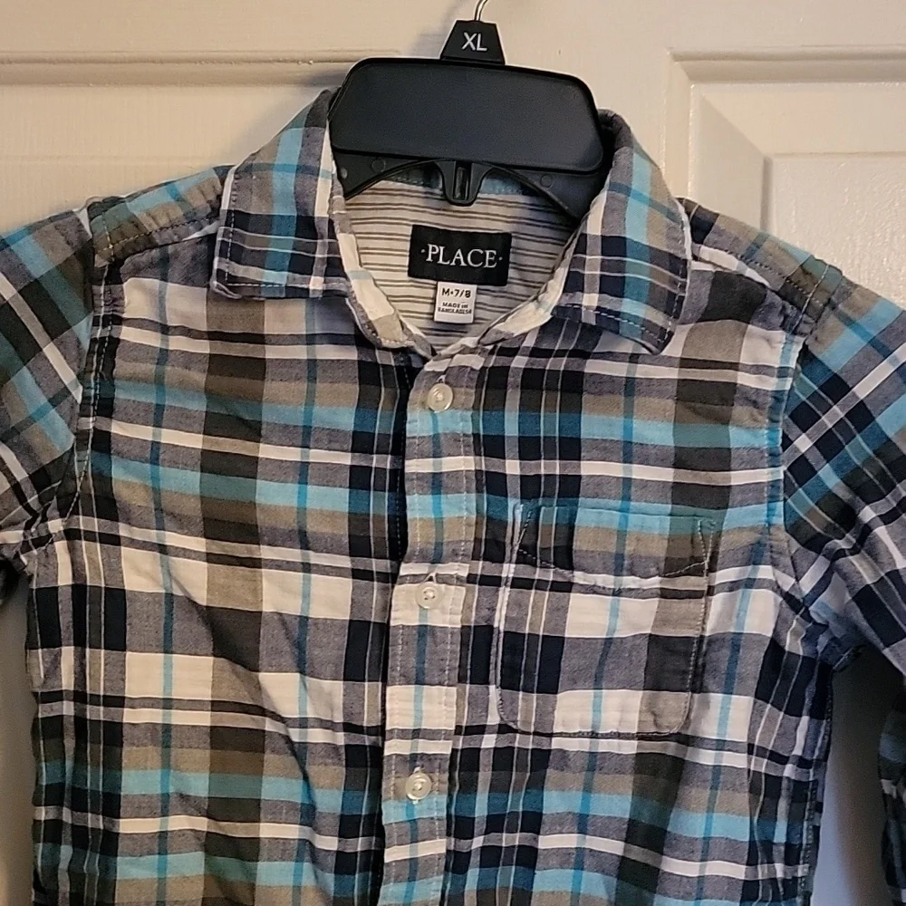Children's Place boys, plaid, buttondown, long sleeved shirt. Size M 7/8.